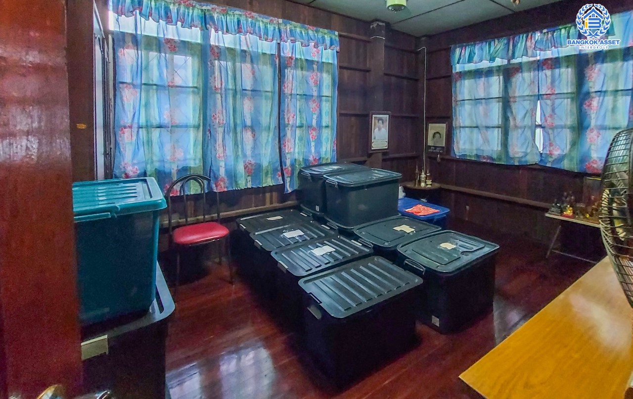 *****บ้านเดี่ยวมือสอง ซอยประชาอุทิศ 9  เนื้อที่กว้างขวางมากถึง 54 ตร.ว. ฟังก์ชัน 3 ห้องนอน 2 ห้องน้ำ ที่จอดรถ 2 คัน บนทำเลเดินทางสะดวก ใกล้รถไฟฟ้าสายสีน้ำเงิน "สถานีสถานีห้วยขวาง" และทางด่วน "กม.9"